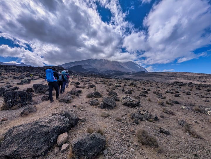 Kilimanjaro – Tag 4: Über den Lava Tower ins Barranco Camp